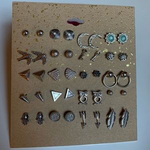 Set of 20 pairs of earrings